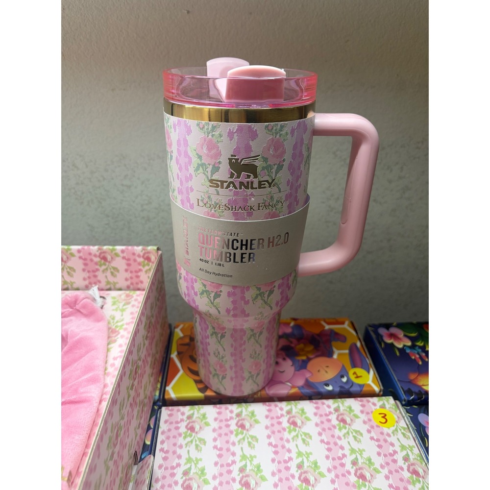 Stanley x LoveShackFancy Blooming Heirloom Quencher H2.0 Tumbler 40oz Pink New - Picture 3 of 3